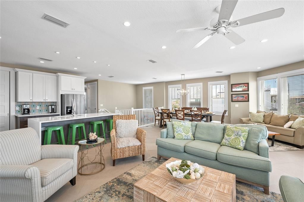 Dining room, Interior, Kitchen, Living room, Pendant Lights, Recessed Lighting, Stainless Steel Appliances
