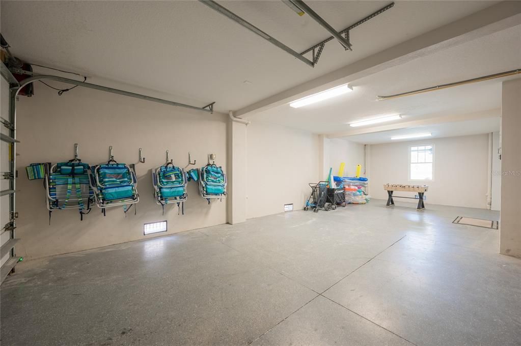 Garage, Interior