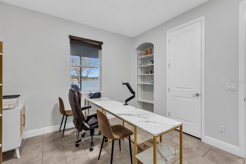 Home Office, Interior