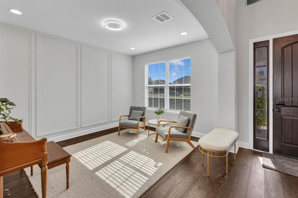 Interior, Recessed Lighting, Wood Texture Flooring