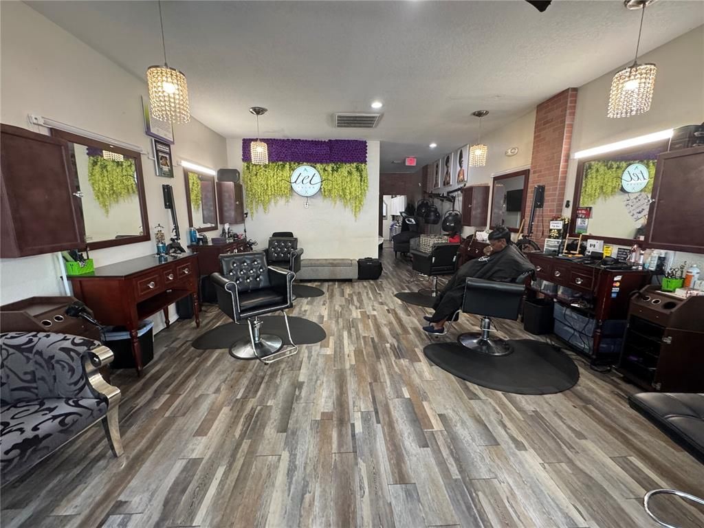 Interior, Pendant Lights, Recessed Lighting, Wood Texture Flooring