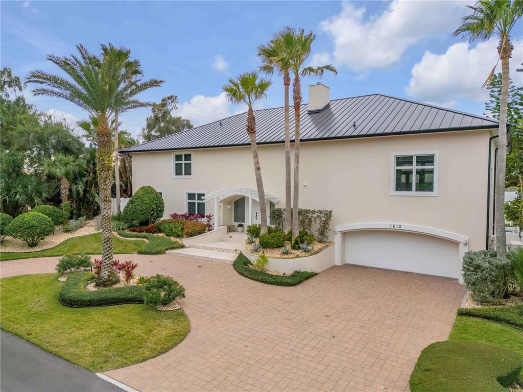 Attached, Exterior, Facade, Ranch