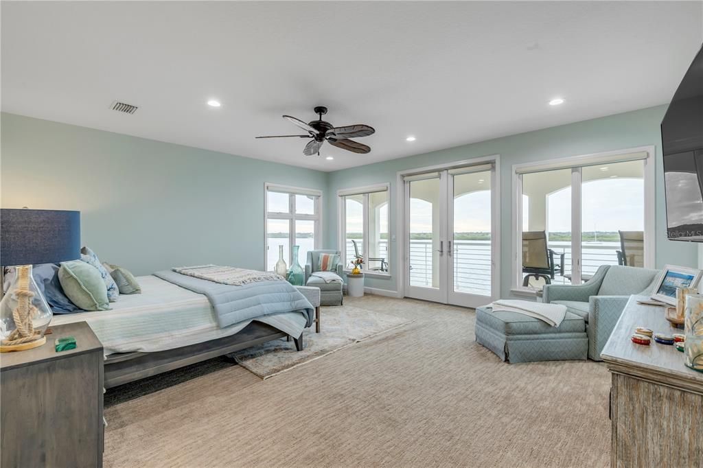 Bedroom, Interior, Recessed Lighting, Water