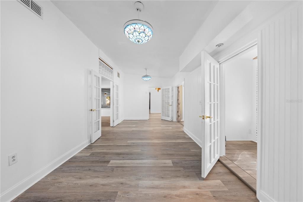 Interior, Pendant Lights, Wood Texture Flooring