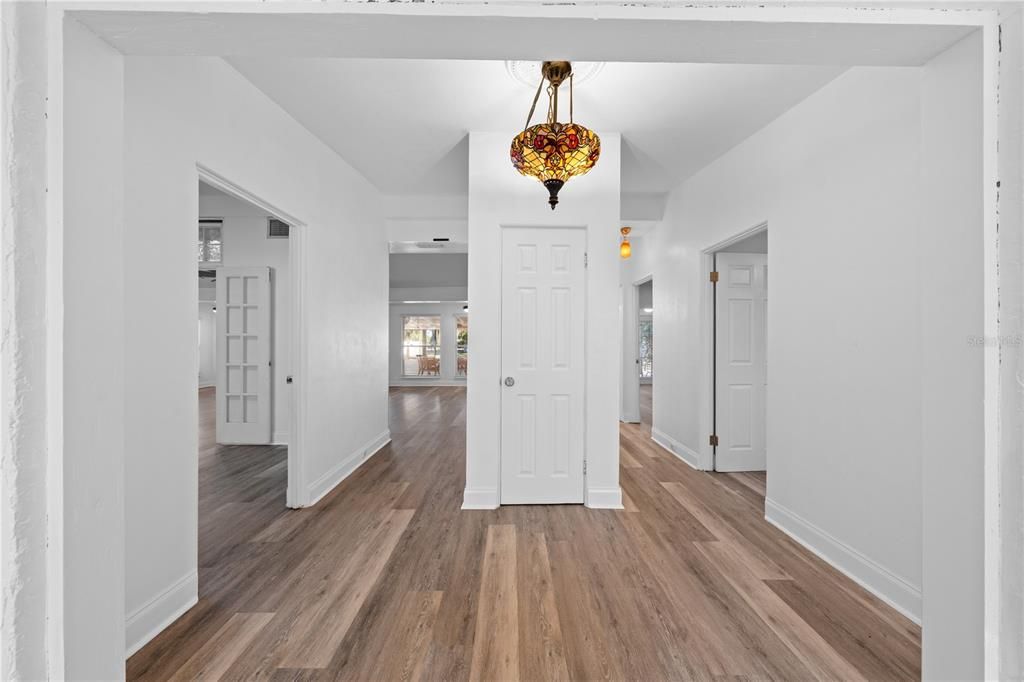 Interior, Pendant Lights, Wood Texture Flooring