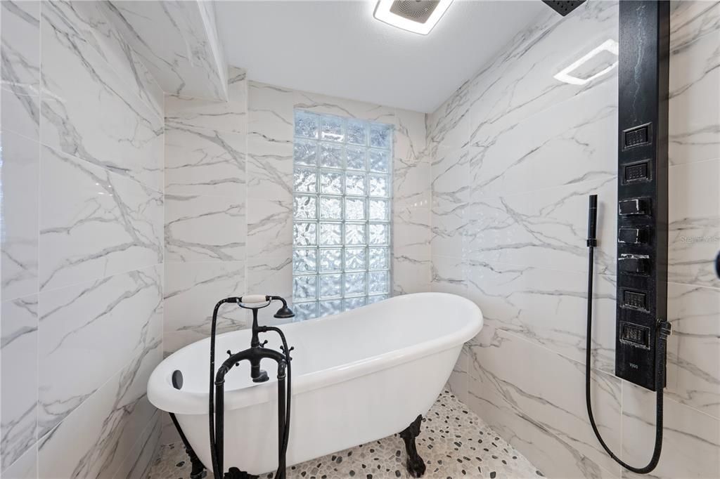 Bathroom, Free Standing Baths, Interior, Marble Walls