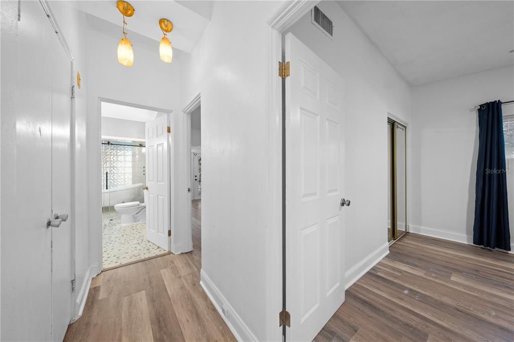 Bathroom, Interior, Pendant Lights, Wood Texture Flooring