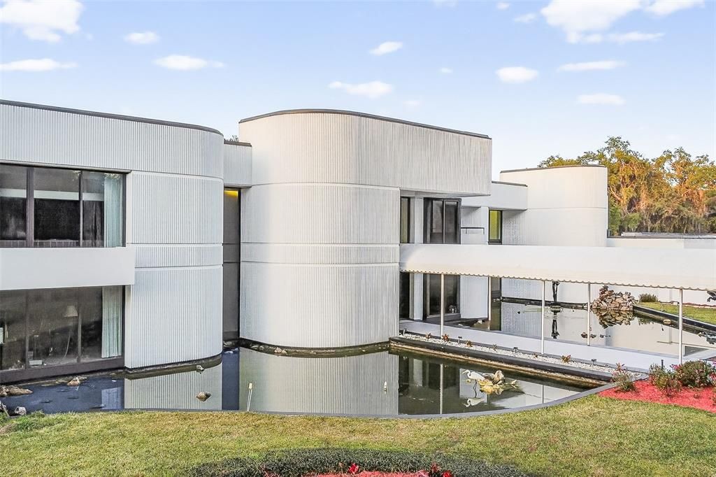 Backyard, Exterior, Facade, Modern