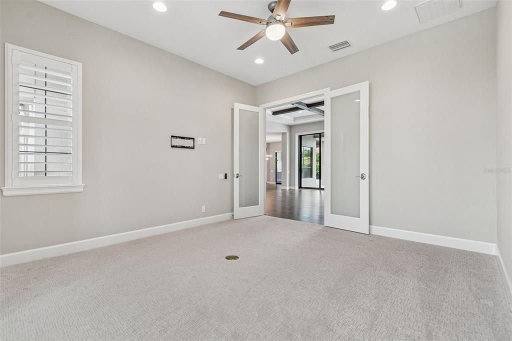 Empty room, Interior, Recessed Lighting