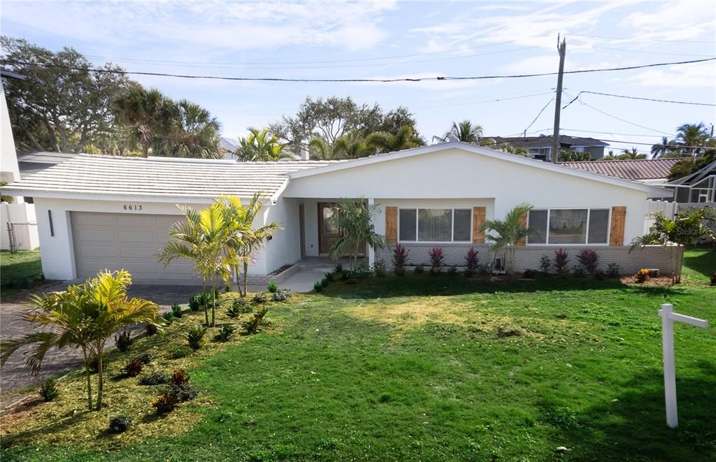 Attached, Backyard, Exterior, Facade, Ranch