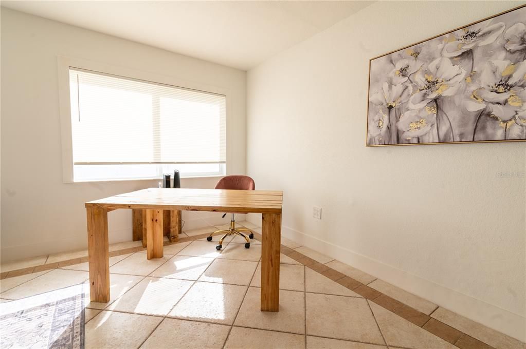 Home Office, Interior