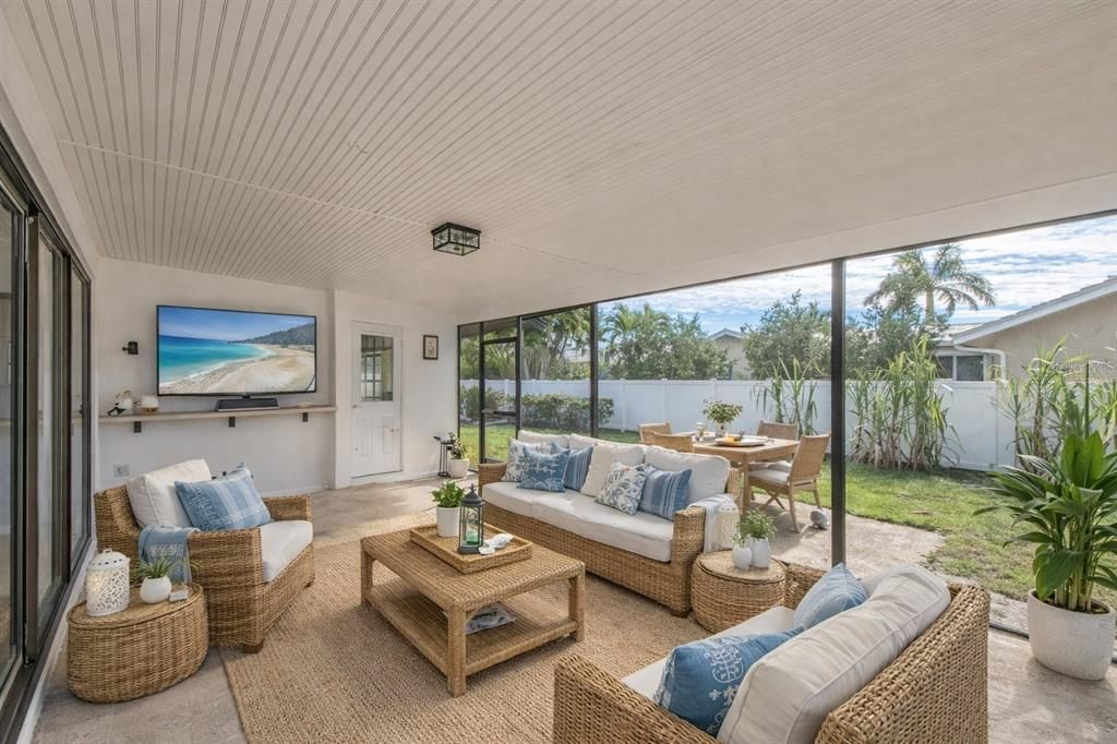 Dining room, Interior, Living room, Sun Room