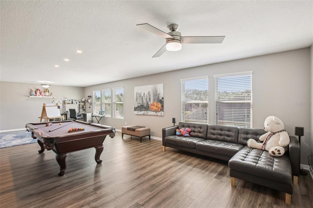 Billiard Table, Game Room, Interior, Living room, Recessed Lighting, Wood Texture Flooring