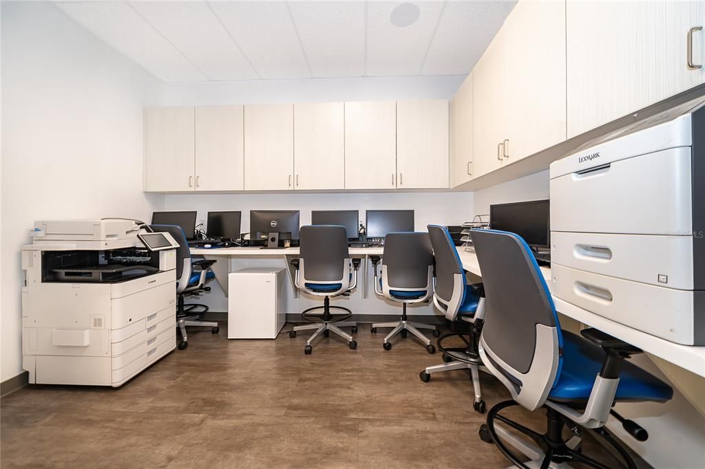 Home Office, Interior