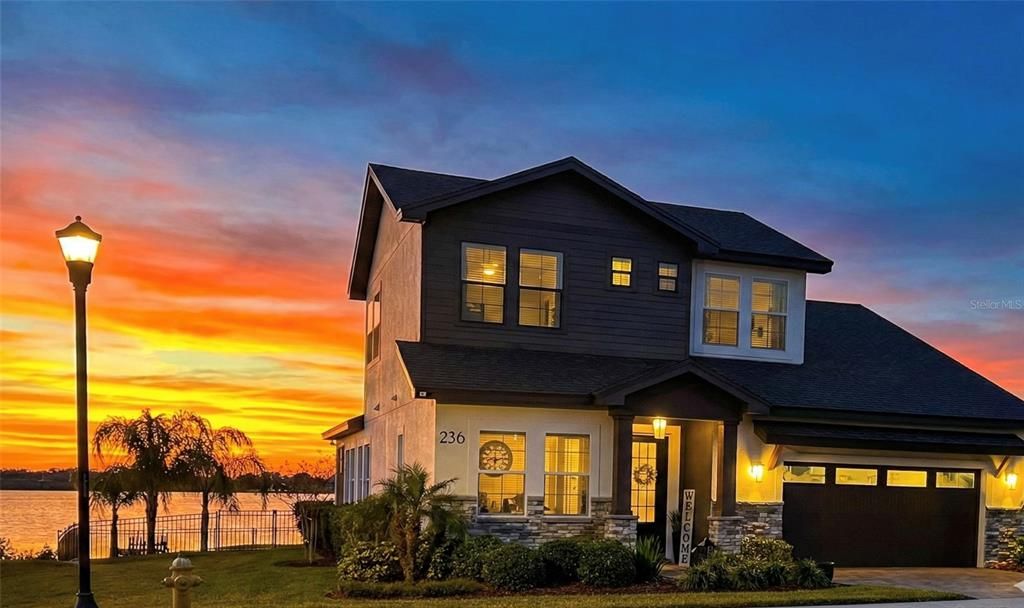 Attached, Exterior, Facade, Farmhouse