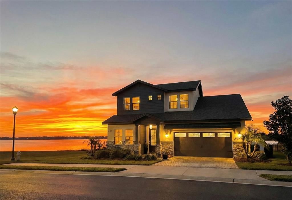 Attached, Exterior, Facade, Farmhouse