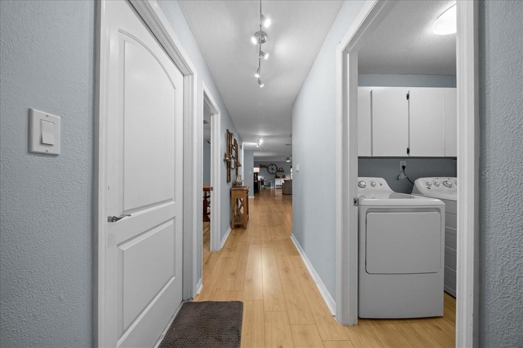 Interior, Utility Closets, Washer, Wood Texture Flooring