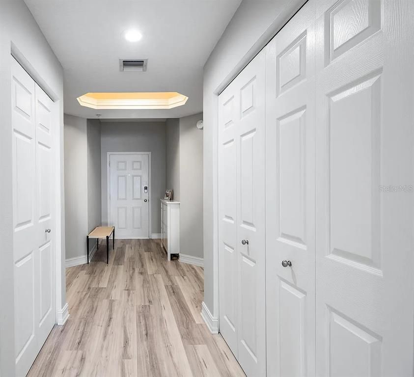 Interior, Recessed Lighting, Wood Texture Flooring