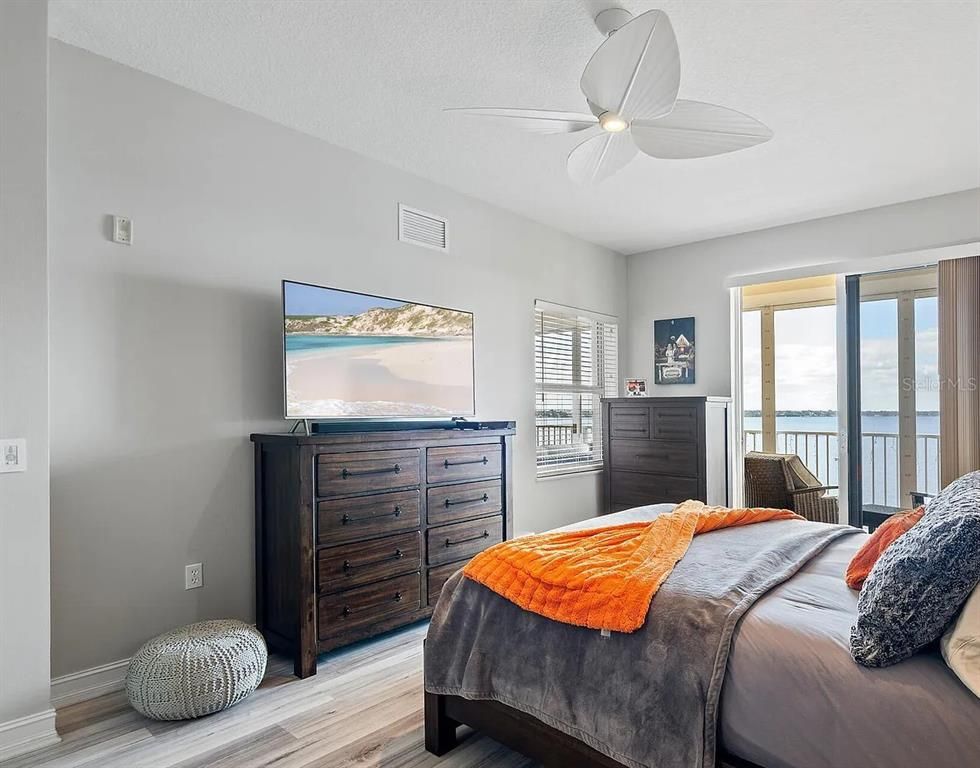 Bedroom, Interior, Water, Wood Texture Flooring