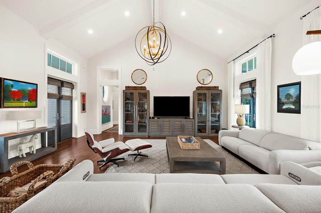 Interior, Living room, Pendant Lights, Recessed Lighting, Wood Texture Flooring