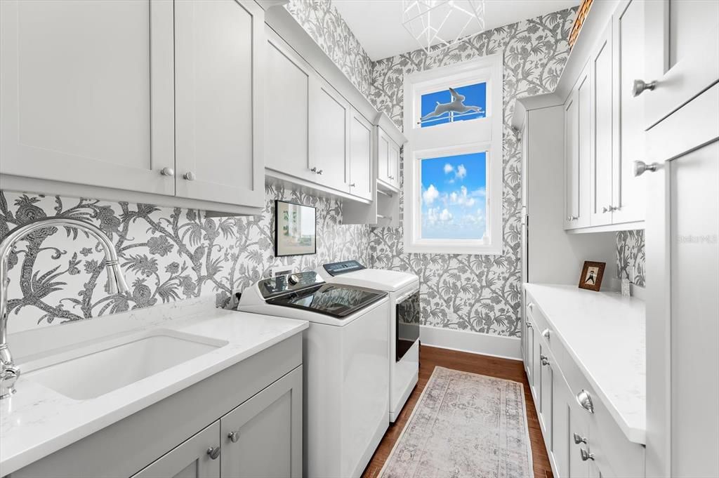 Interior, Kitchen, Washer, Wood Texture Flooring