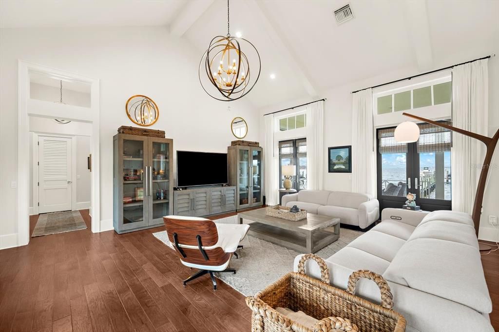 Interior, Living room, Pendant Lights, Recessed Lighting, Wood Texture Flooring