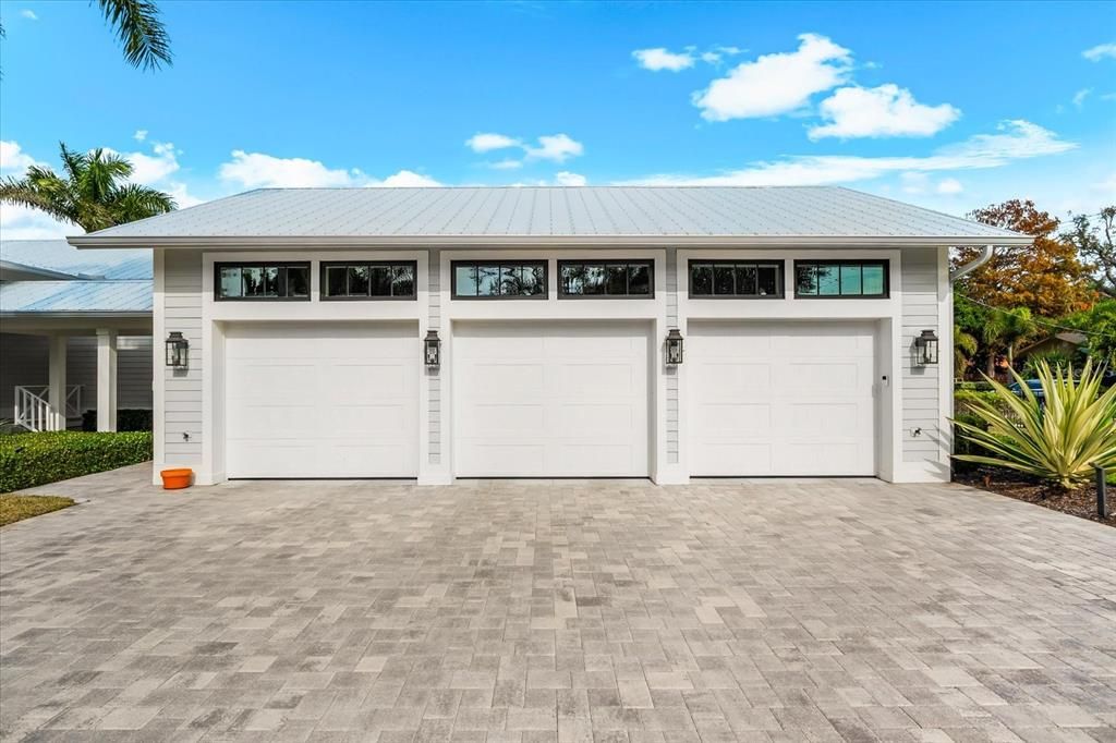 Detached Garage, Exterior