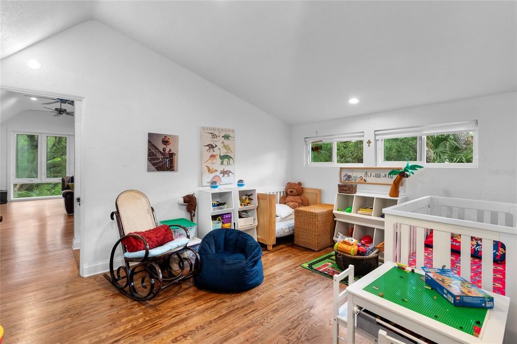 Interior, Recessed Lighting, Wood Texture Flooring