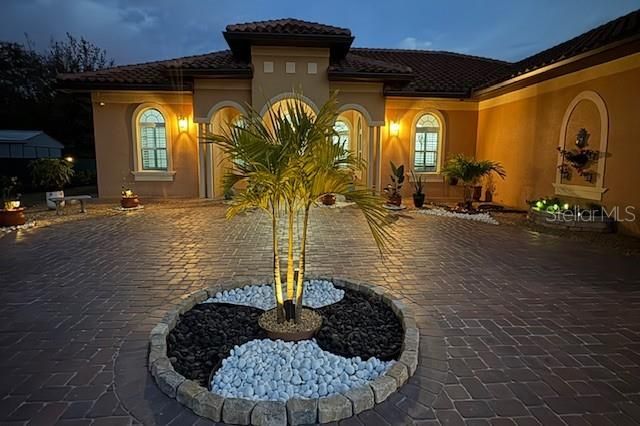 Exterior, Facade, Mediterranean