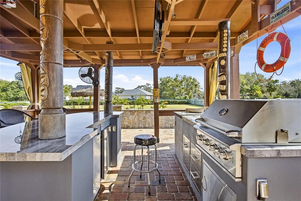 Exterior, Outdoor Kitchen