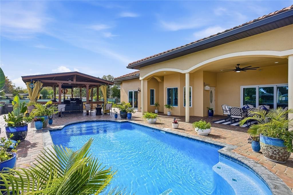 Exterior, Outdoor Kitchen, Pool