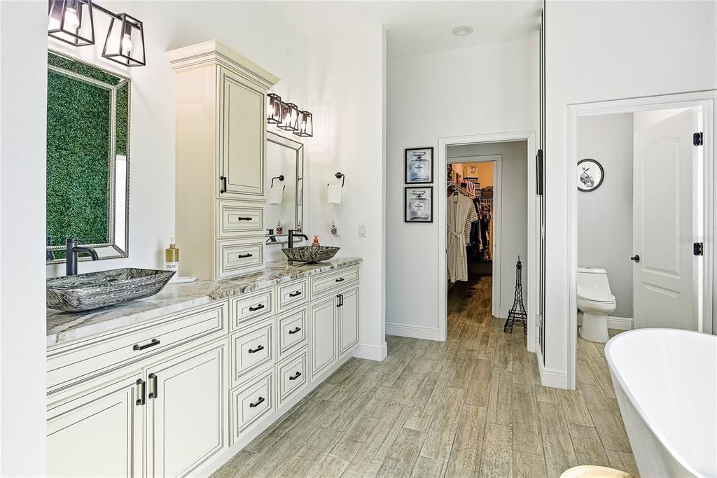 Bathroom, Dual Sink Vanities, Interior, Wood Texture Flooring