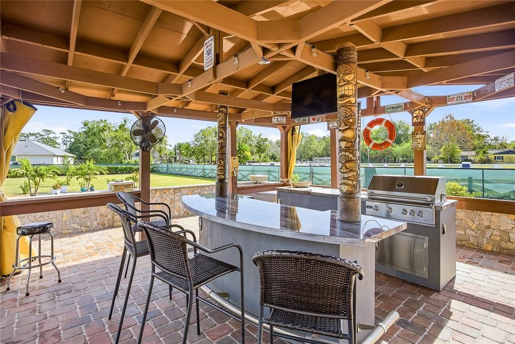 Exterior, Outdoor Kitchen