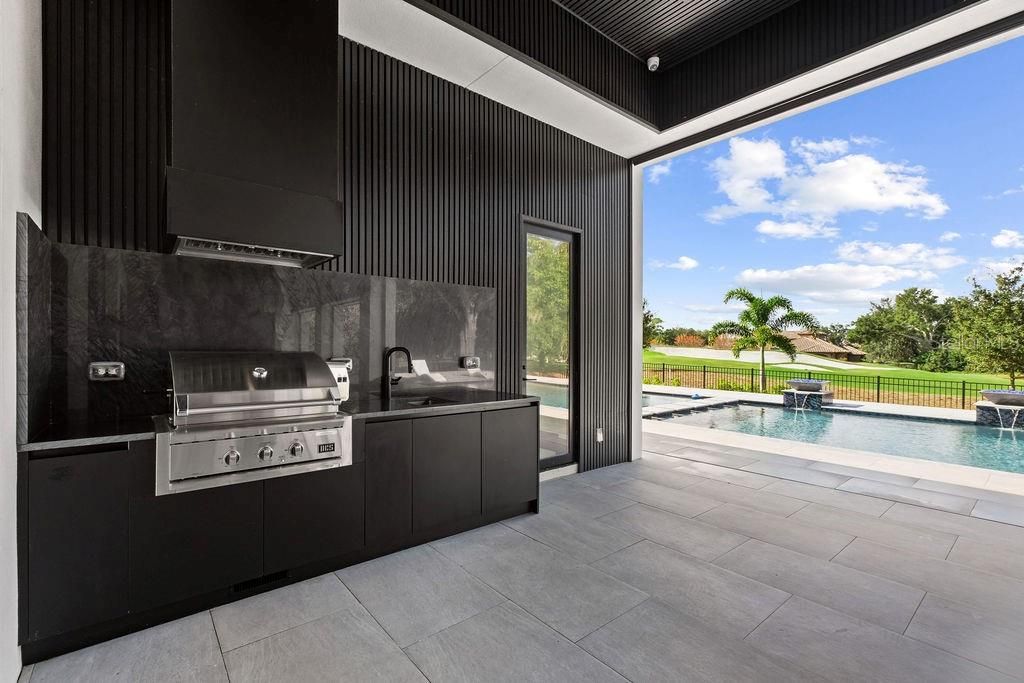 Exterior, Outdoor Kitchen, Pool