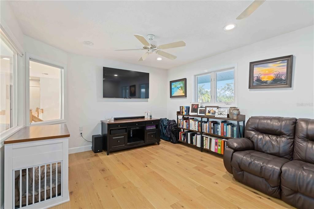 Interior, Recessed Lighting, Wood Texture Flooring