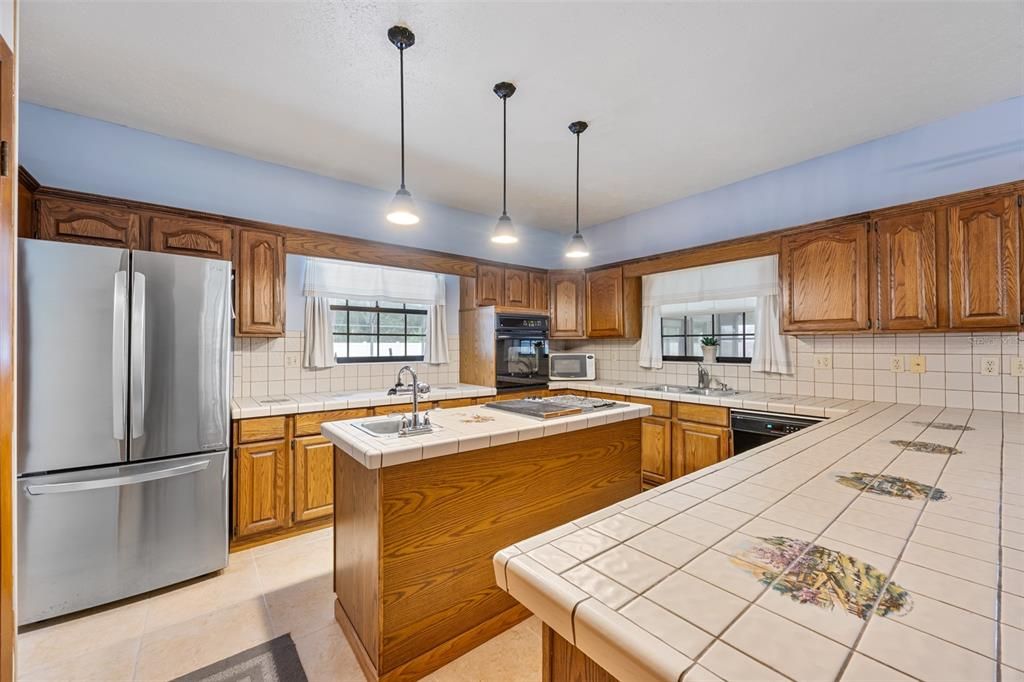 Interior, Kitchen, Pendant Lights, Tile Countertops