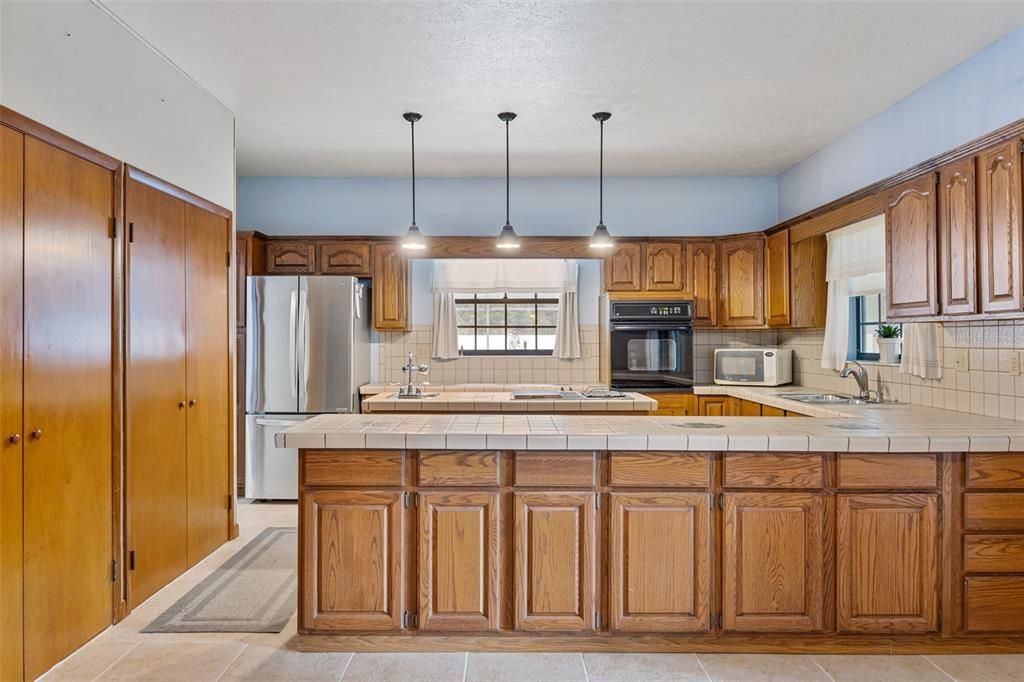 Interior, Kitchen, Pendant Lights, Tile Countertops