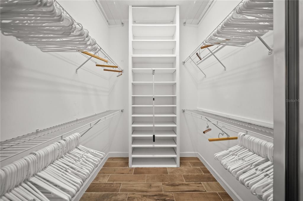 Interior, Walk-in Closets, Wood Texture Flooring