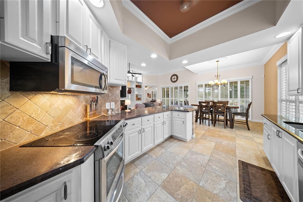Chandelier, Dining room, Interior, Kitchen, Recessed Lighting