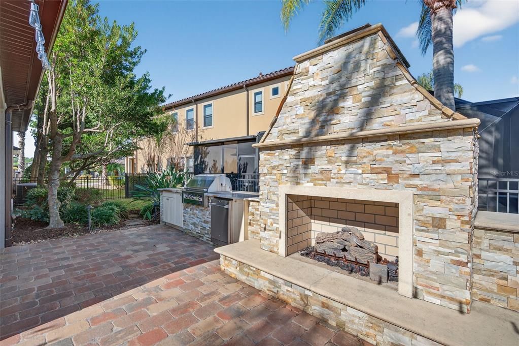 Exterior, Fireplace, Outdoor Kitchen