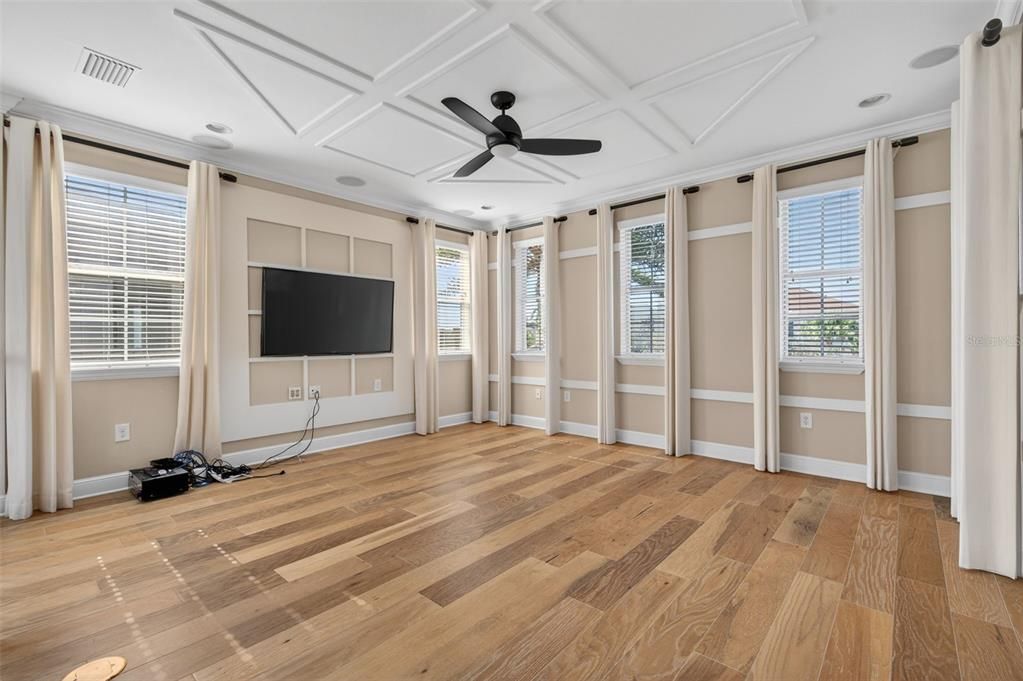 Empty room, Interior, Recessed Lighting, Wood Texture Flooring