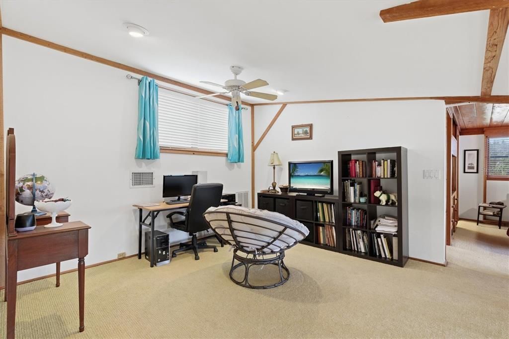 Home Office, Interior, Recessed Lighting, Wooden Beams