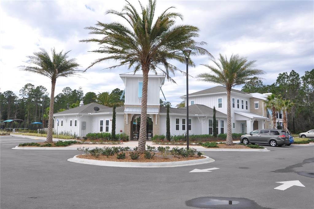 Exterior, Facade, Rowhouse