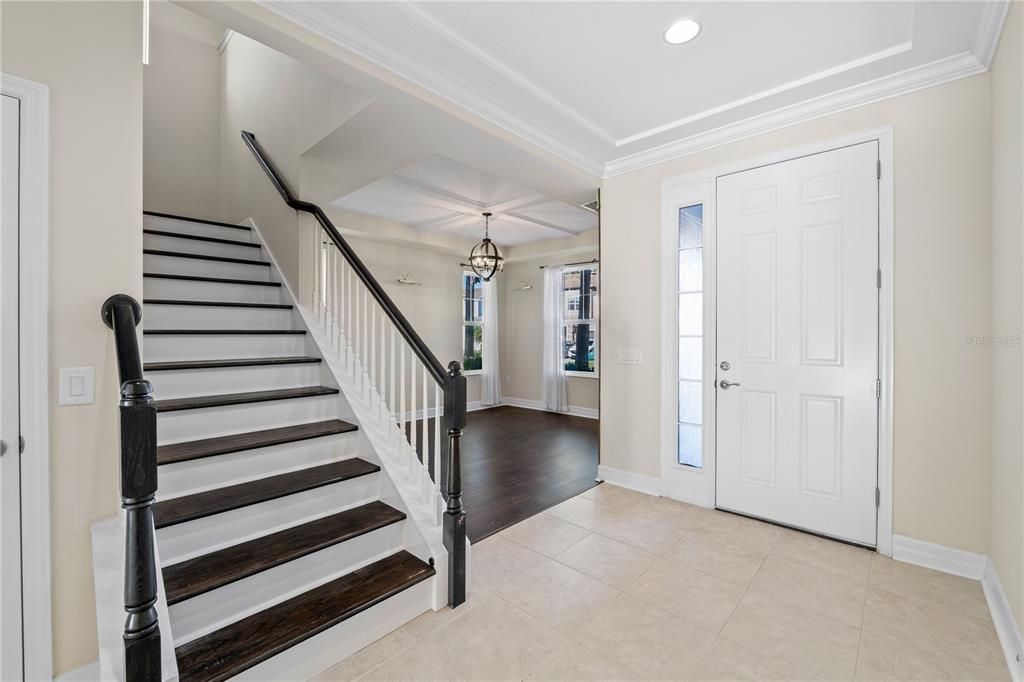 Chandelier, Interior, Recessed Lighting, Wood Texture Flooring
