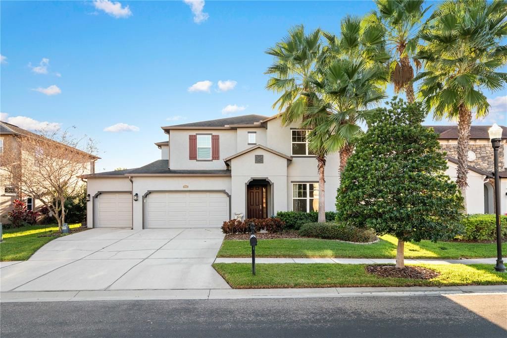 Attached, Exterior, Facade, Mediterranean