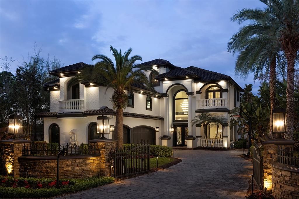 Attached, Exterior, Facade, Mediterranean