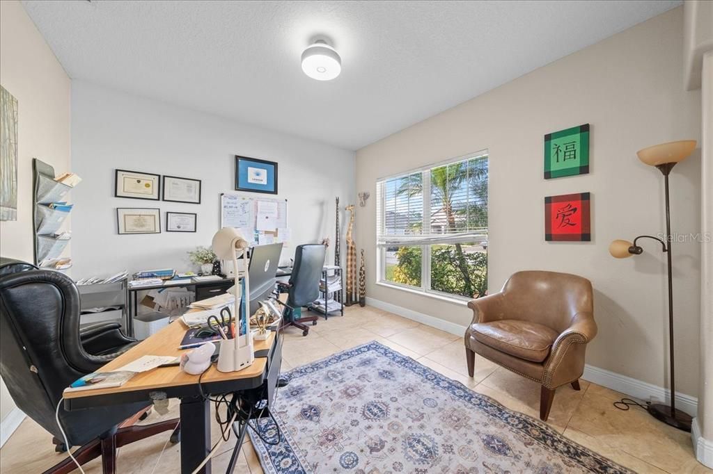 Home Office, Interior