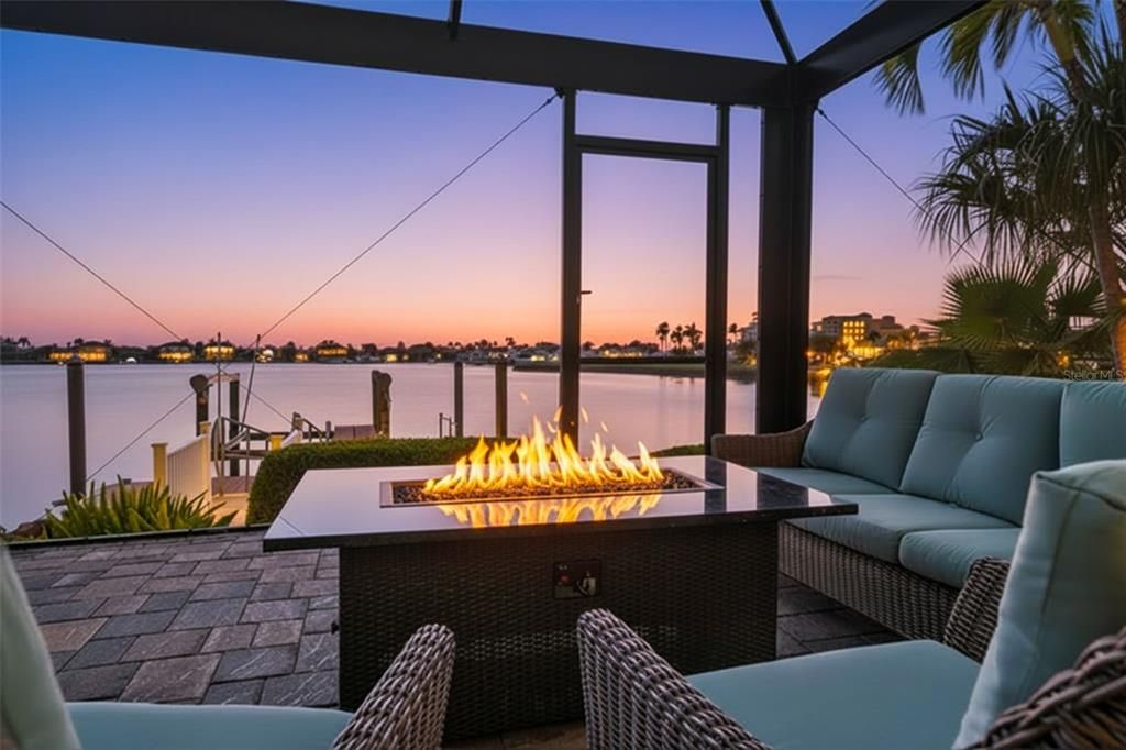 Exterior, Sun Room, Water