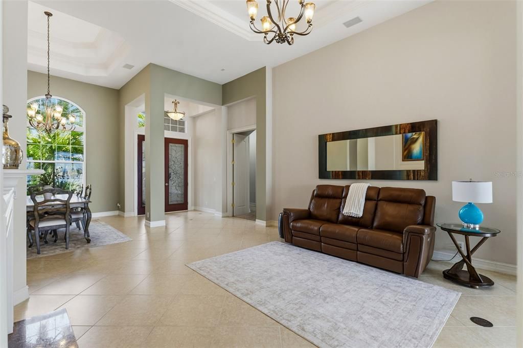 Chandelier, Dining room, Interior, Living room