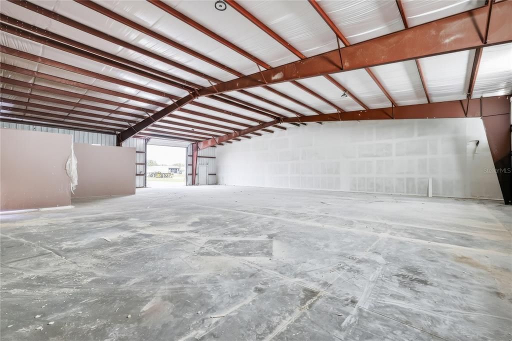 Garage, Interior, Wooden Beams